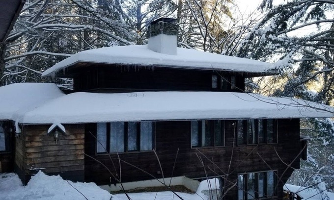 Stockbridge House | Pet-Friendly Whispering Pines Ski House in Green Mountains