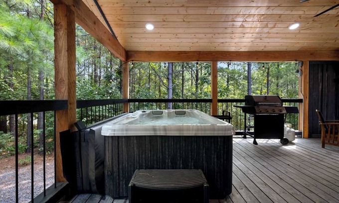 Pickens Cabin | Whispering Retreat Sleeps 4