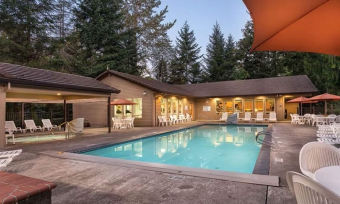 Welches Condo | Whispering Woods Resort, 2 bedroom