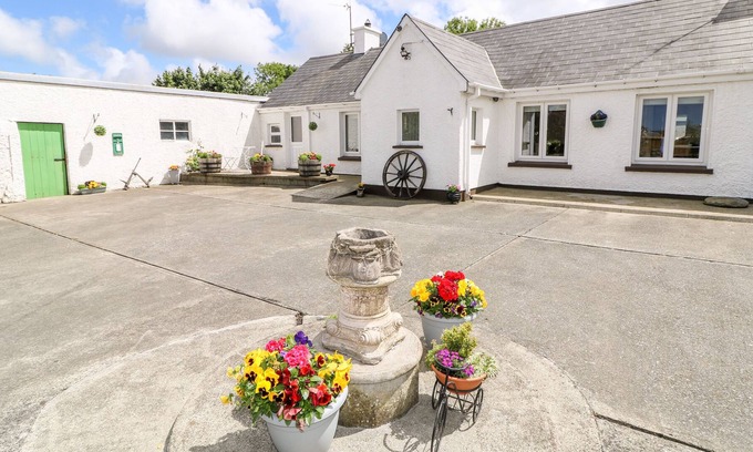 Carndonagh Cottage | WHISPERING WILLOWS - THE BUNGALOW in Carndonagh, County Donegal