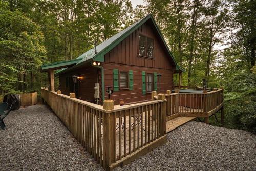 Blue Ridge House | Whispering Winds: Family and Pet Friendly Retreat