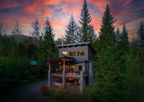 Glacier House | Relax at Whistler Peak Lodge with Hot Tub Access