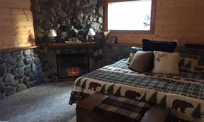 Sunshine Valley Apartment | Whistler style in the Sunshine Valley.