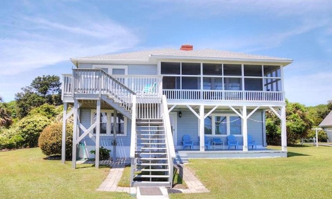 Long Bay Extension House | Whimsical Whitaker House: Pet-Friendly Oceanfront Getaway
