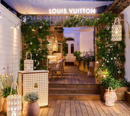 Saint-Tropez City Centre Hotel | Elegant White 1921: Family-Friendly with Dining & Breakfast