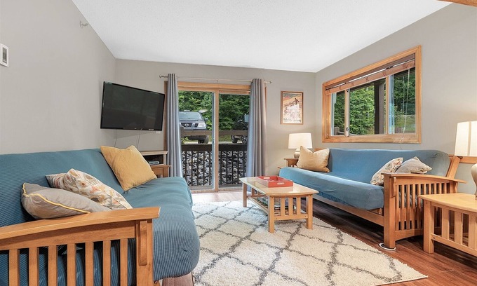 Sunday River Area Condo | Top-Rated White Cap B-218 Condo with Pool & Spa Amenities