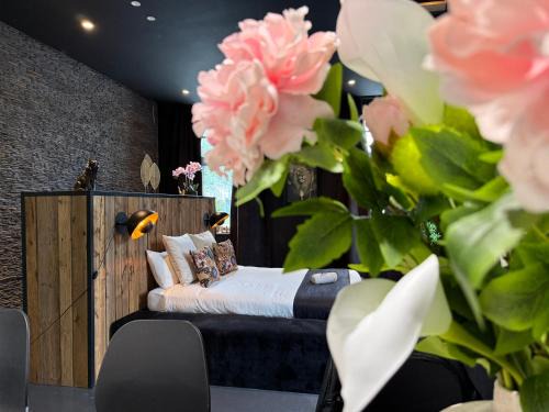 Gosselies Bed & Breakfast | Child-Friendly Retreat at White Castle - Charleroi Airport