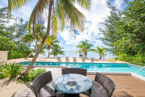 Breakers House | Relaxing Oceanfront Retreat at White Cottage, Grand Cayman