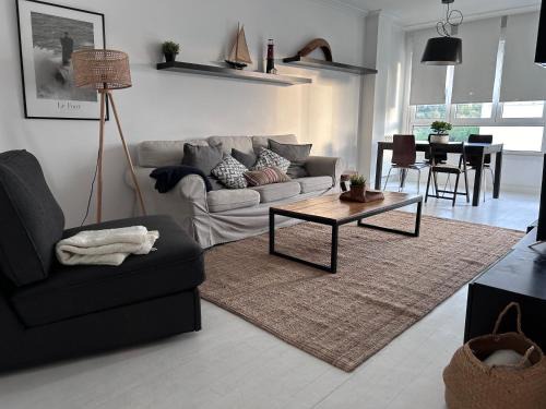 San Sebastian Apartment | Pet-Friendly White Cozy Flat in Donostia with Great Reviews