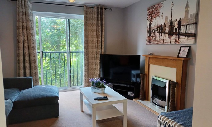 Dunstable Apartment | Discover White Door Malt-Huku Kwetu in Dunstable Today