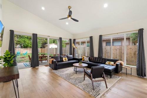 Apache Shores House | White Dove Pool House: Family-Friendly Oasis with Hot Tub