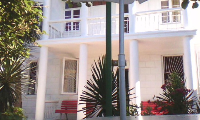 Makhinjauri House | Pet-Friendly White Guest House with Oceanfront Views