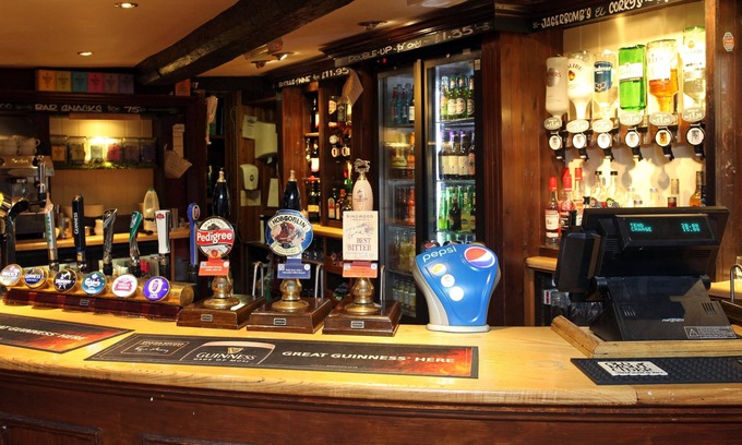 Andover Hotel | Discover White Hart, Andover: Family-Friendly Comfort