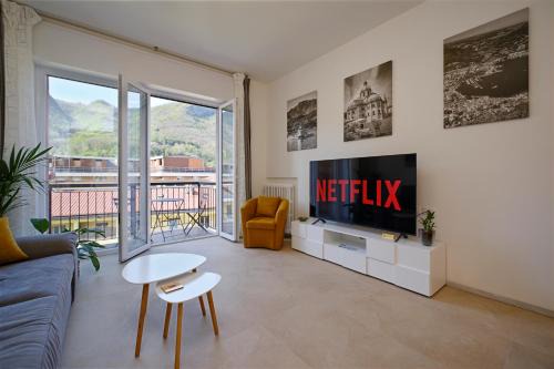 Como Apartment | Experience Como City Views at the White House Hotel