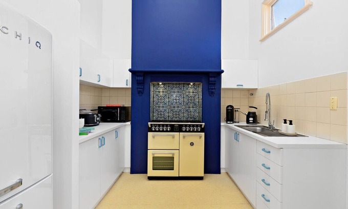 Fitzroy House | Discover White House Fitzroy: Perfect for 32 Guests