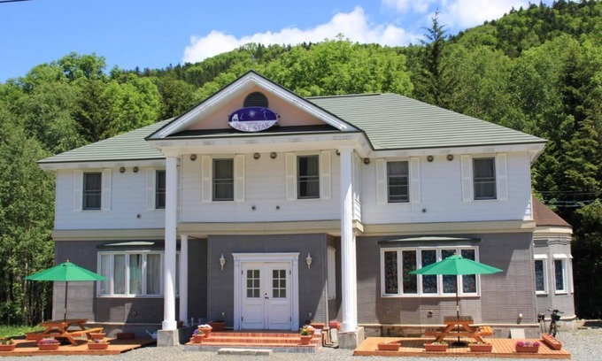 Tomamu House | Discover White House: Family-Friendly with Breakfast Included
