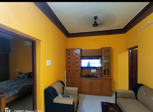 Madurai Villa | Comfortable White House Service Apartment: Pet Friendly Stay