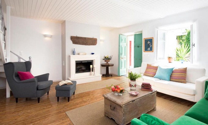 Ano Korakiana House | White Jasmine Cottage: Guest Rated 10/10 with Hot Tub and More
