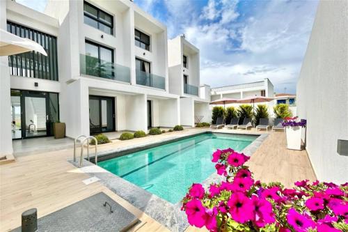 Kallithea Apartment | Inviting White Lion Apartment Kallithea - Oceanfront Oasis