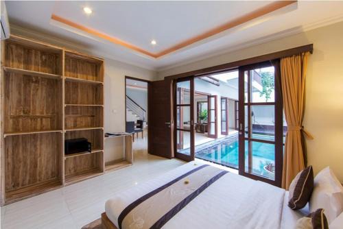 Petitenget Villa | Elegant White Lotus Villas Seminyak with Pool & Spa Access