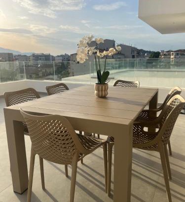 Trikala Apartment | White luxury apartment