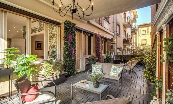Pisa City Centre Apartment | Cozy Green Terrace Apartment with Family-Friendly Amenities