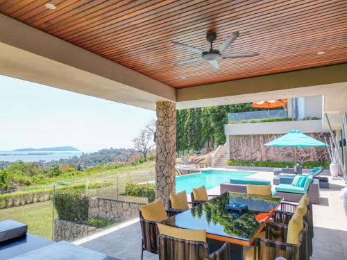 Kuala Teriang Villa | Relax at White Monkey Villa with Private Pool & Hot Tub