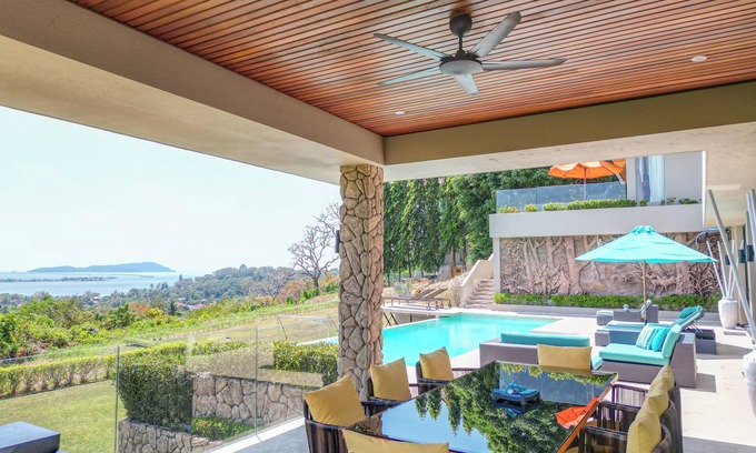Kuala Teriang Villa | Elegant White Monkey Villa with Private Pool & Seaview