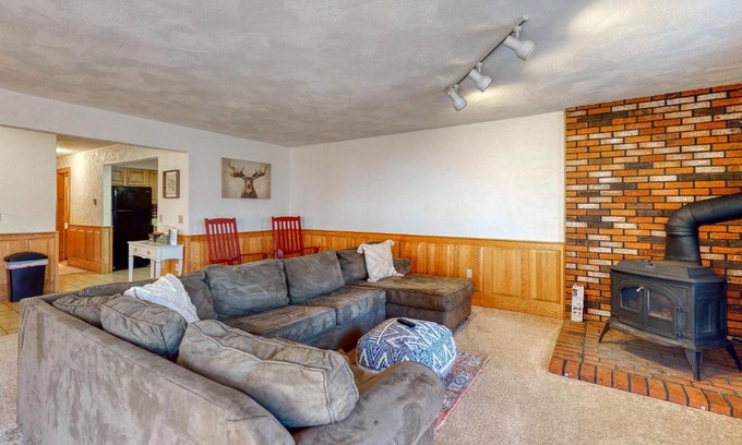 Jackson Apartment | Discover the White Mountain Getaway - Pet and Child Friendly