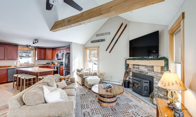 Eidelweiss Village House | Idyllic White Mountain Home with Spa & Kitchen Near Lakes