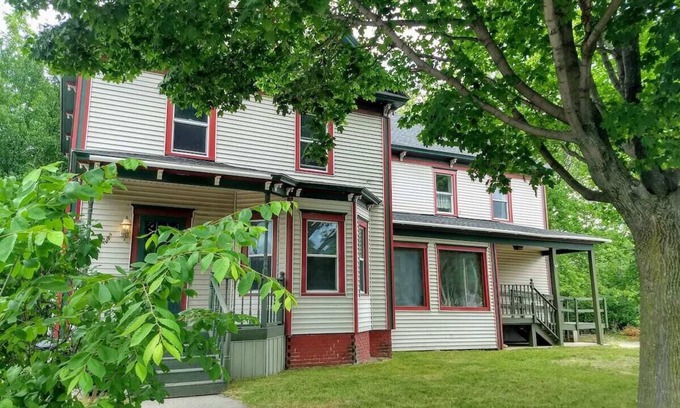 Upper Village House | Elegant White Mountains Victorian with Ocean View Amenities