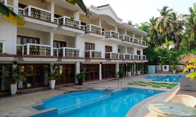 Saunta Vaddo House | Relax at White Pearl Suites with Ocean Views & Pool Access