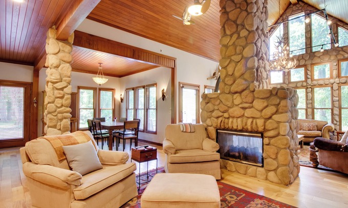 Gassville House | White River Access & Views: Retreat in Gassville!