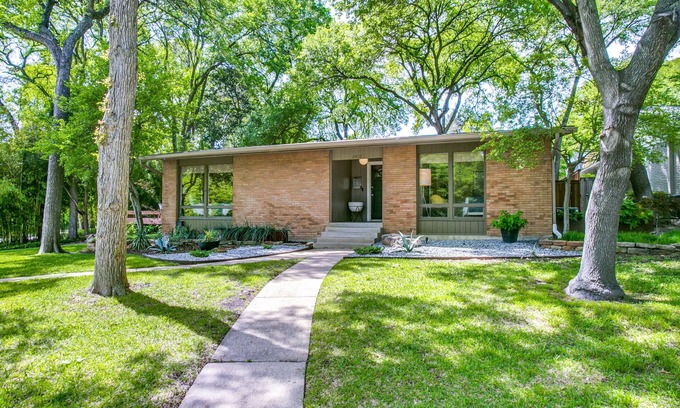 Lochwood House | White Rock Lake & Arboretum Mid-Century Stunner
