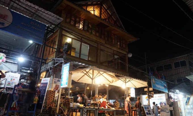 Koh Rong House | Oceanfront Bliss at White Rose Guesthouse with Breakfast