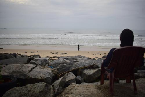 Tonse West House | Beachfront Bliss: Sea-Facing Rooms & Private Beach Access