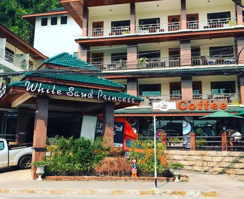 Ko Chang Hotel | Relax at White Sand Princess: Pool & Oceanfront Bliss