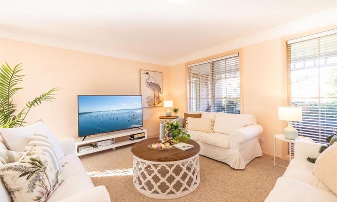 Fingal Bay House | Pet-Friendly Retreat at White Sands - Rated 9.9/10!