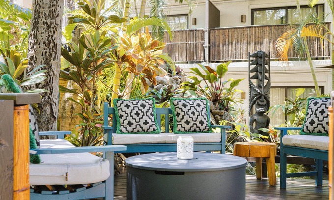 Waikiki Hotel | Relax at White Sands Hotel with Ocean Views and a Pool