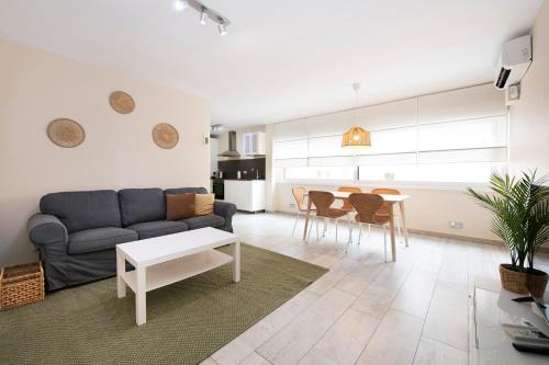 Castelldefels Apartment | Relax by the Ocean at White Sea by Seasidehomes
