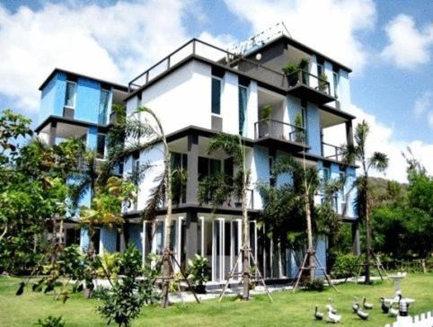 Ban Phe Resort | Pet-Friendly White@Sea Resort with Oceanfront Pool Access