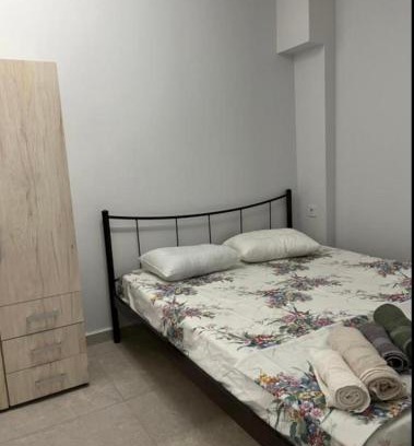 Nea Michaniona Apartment | Cozy White Studio: Pet-Friendly & Family Welcoming Getaway
