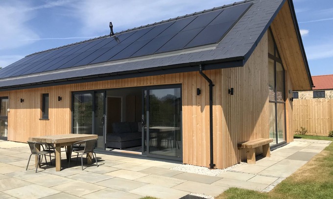 Dunholme House | Experience White Swan Cottage at Ashlin Farm Barns Today