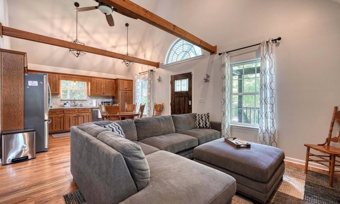 Dahlonega House | Discover White Tail Cottage: Explore Wineries & Hiking