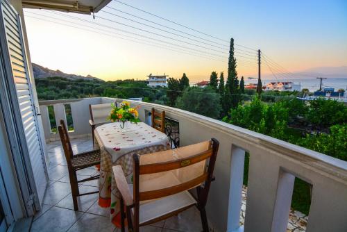 Xylokastro-Evrostina Apartment | Family-Friendly Escape at White Villa with Great Amenities