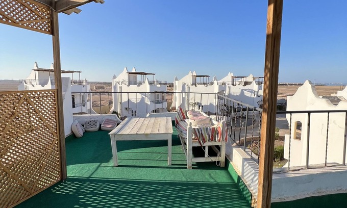 Safaga Villa | Oceanfront White Villa No.5 with Family-Friendly Amenities