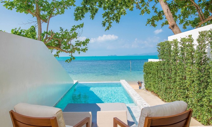Bang Po Hotel | Beachfront Oasis: White Whale Pool Villa with Ocean View
