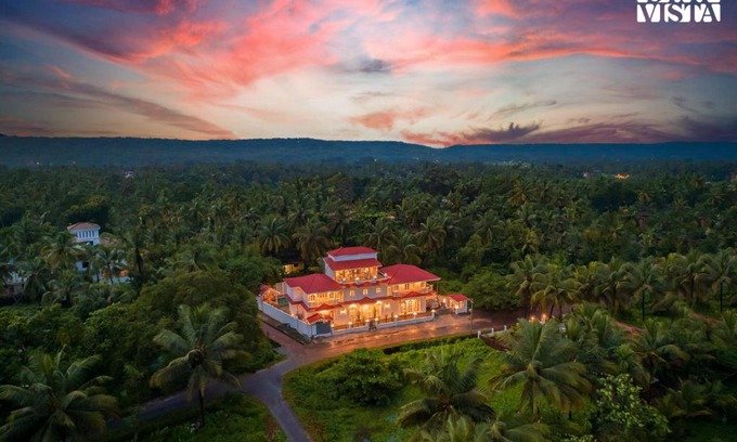 Saunta Vaddo Villa | Experience White Whale: A 4-Star Retreat with Pool & Breakfast