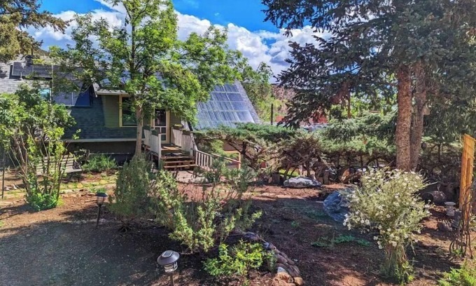 Manitou Springs House | Discover White Yarrow Inn: Guest Rated 9.8 in Manitou Springs