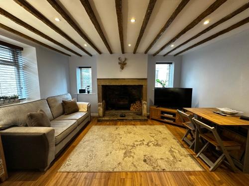 Mellor House | Pet-Friendly Retreat at Whitebrook Cottage, Rated 9/10